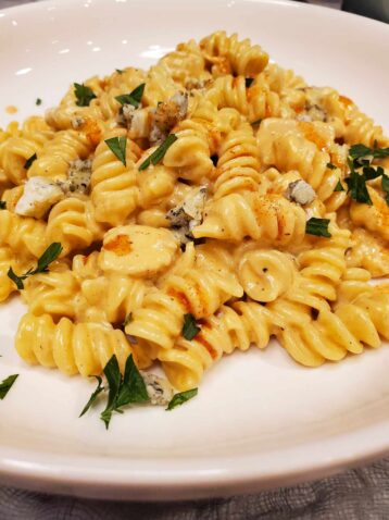 Buffalo chicken pasta